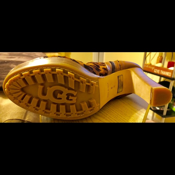 Ugg tan leather and leopard boot - Picture 1 of 6